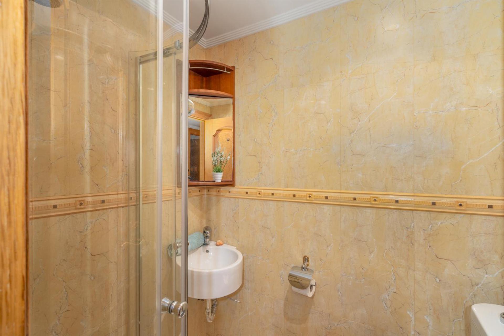 Beachfront, Two Bed- & Bathrooms, Private Parking 丰希罗拉 外观 照片