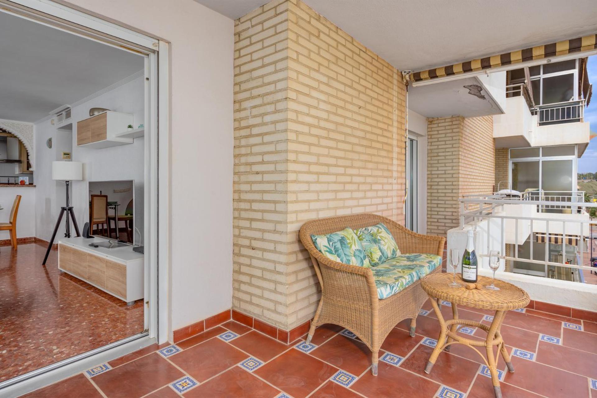 Beachfront, Two Bed- & Bathrooms, Private Parking 丰希罗拉 外观 照片